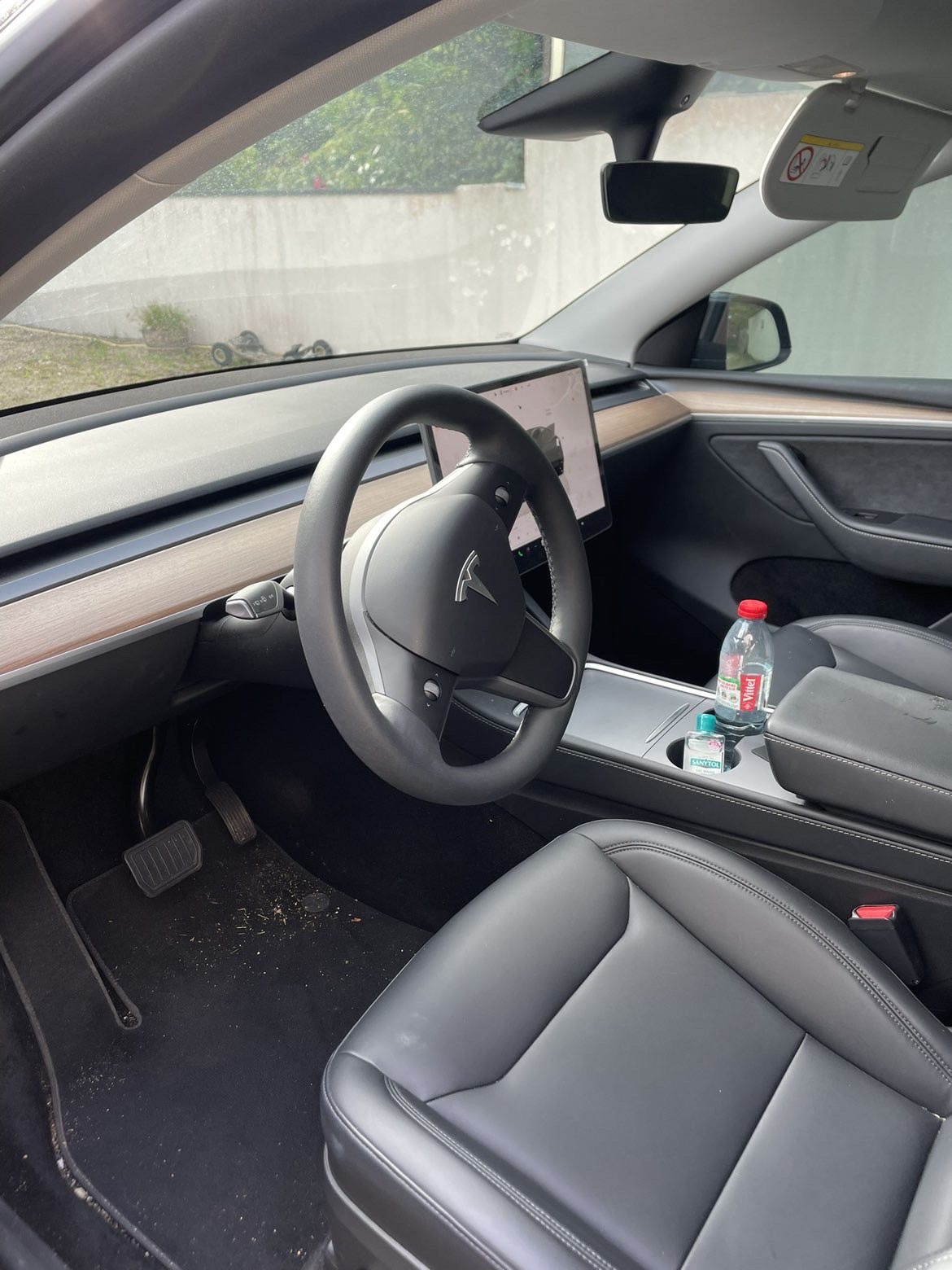 Tesla Model 3 avant nettoyage